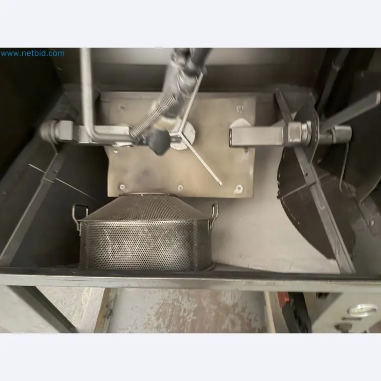 Closure of the Amiet Workshop: Swiss quality in bag lock manufacturing
-5
