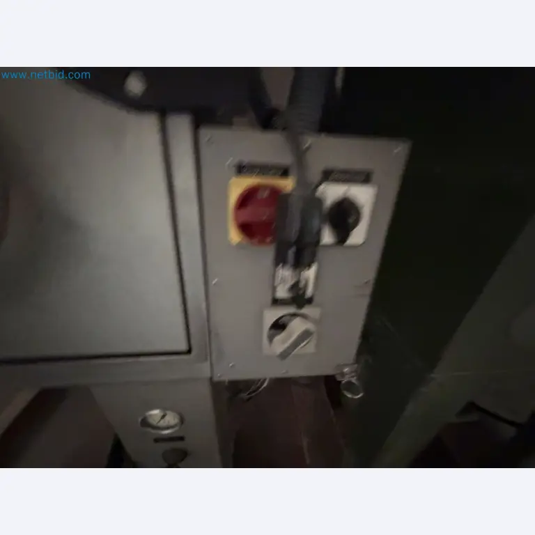 Closure of the Amiet Workshop: Swiss quality in bag lock manufacturing
-7