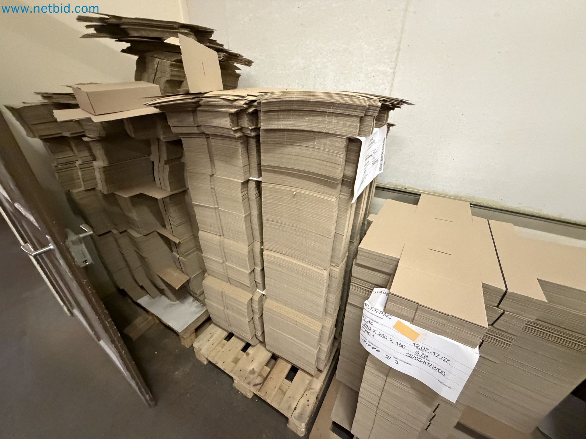 Closure of the Amiet Workshop: Swiss quality in bag lock manufacturing
-8