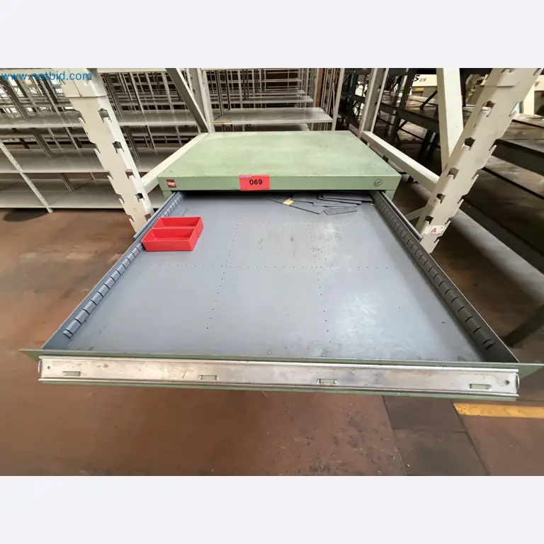 Closure of the Amiet Workshop: Swiss quality in bag lock manufacturing
-2