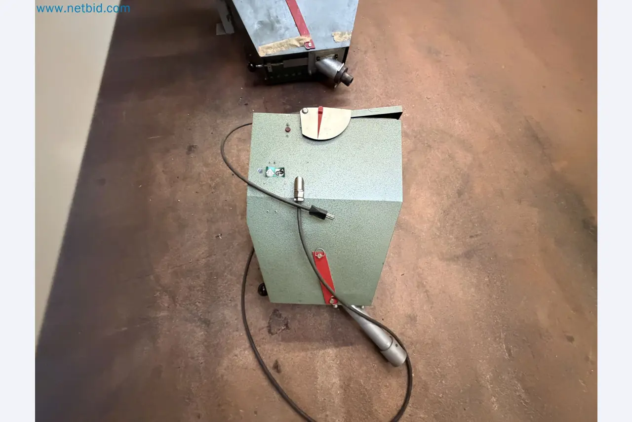 Closure of the Amiet Workshop: Swiss quality in bag lock manufacturing
-16