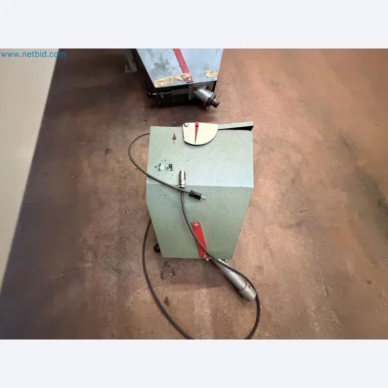 Closure of the Amiet Workshop: Swiss quality in bag lock manufacturing
-16