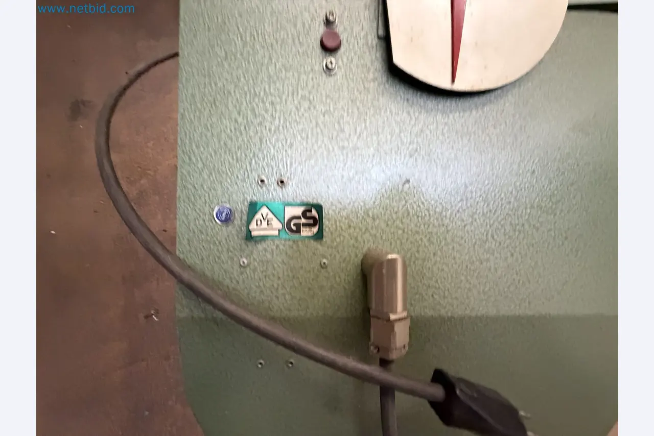 Closure of the Amiet Workshop: Swiss quality in bag lock manufacturing
-17