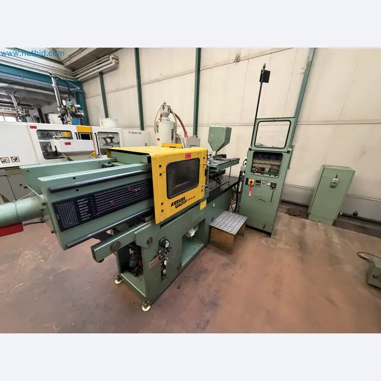 Closure of the Amiet Workshop: Swiss quality in bag lock manufacturing
-2