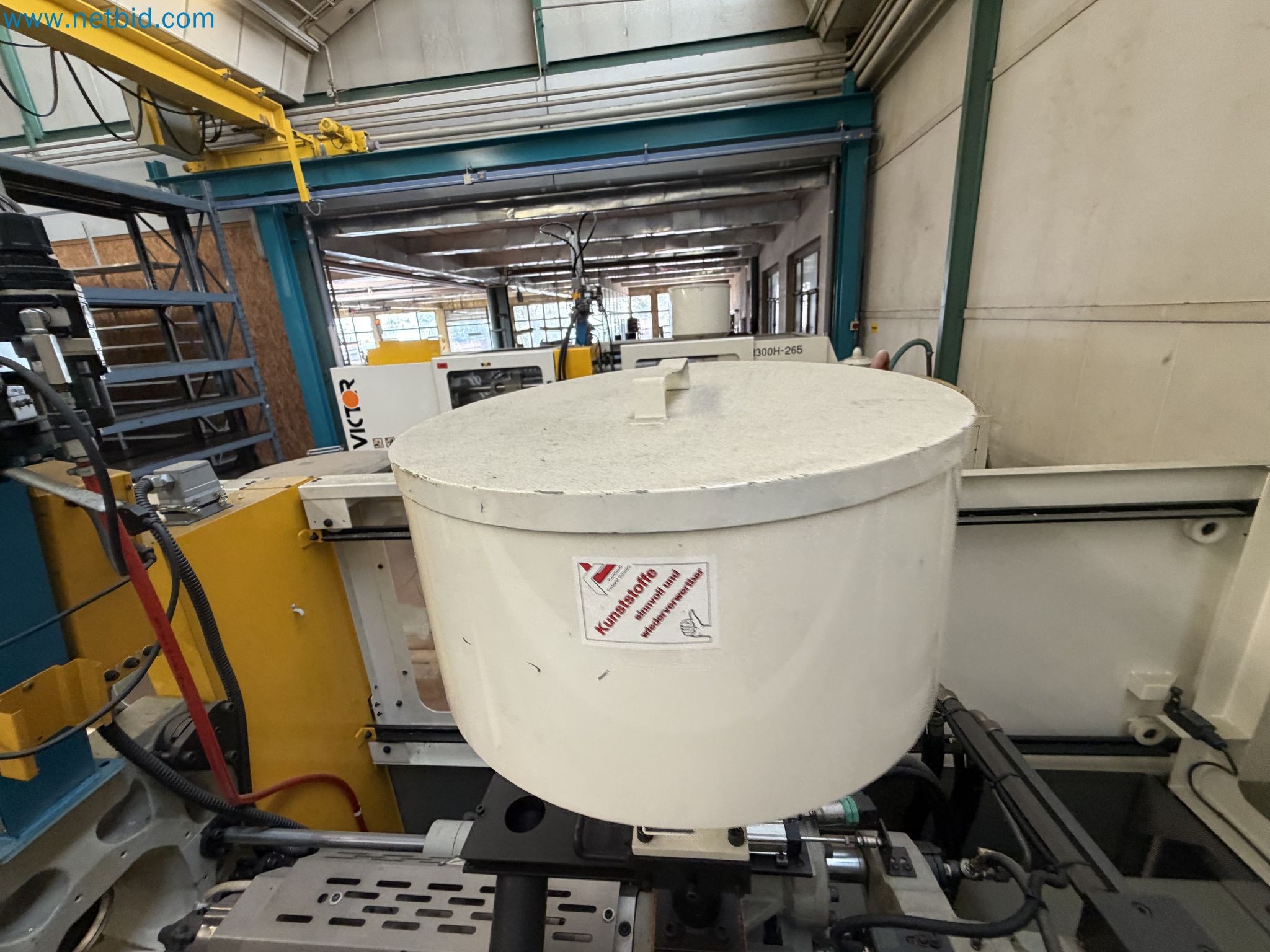 Closure of the Amiet Workshop: Swiss quality in bag lock manufacturing
-17