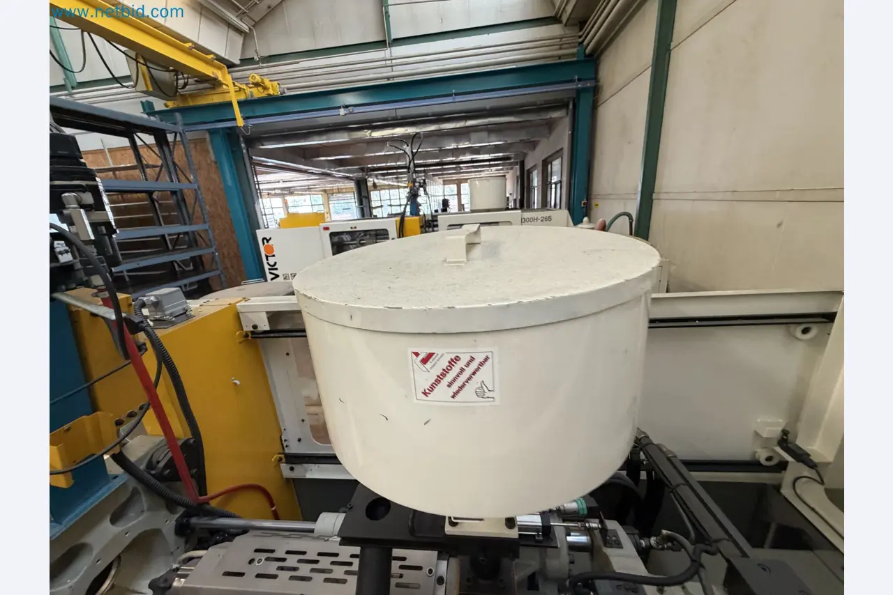 Closure of the Amiet Workshop: Swiss quality in bag lock manufacturing
-17