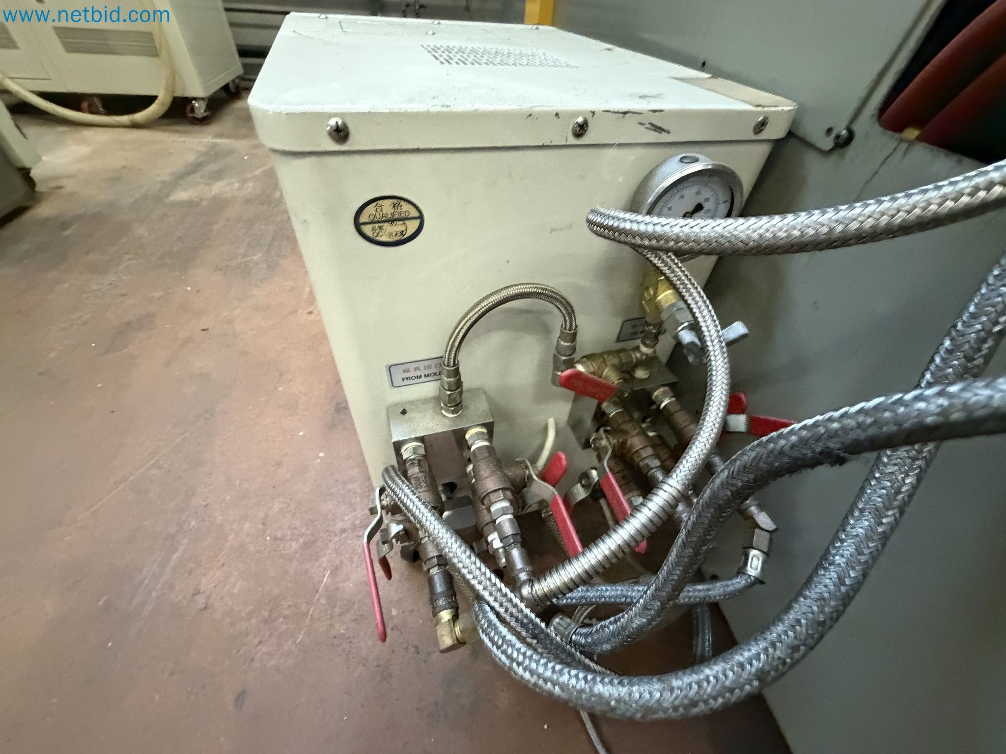 Closure of the Amiet Workshop: Swiss quality in bag lock manufacturing
-20
