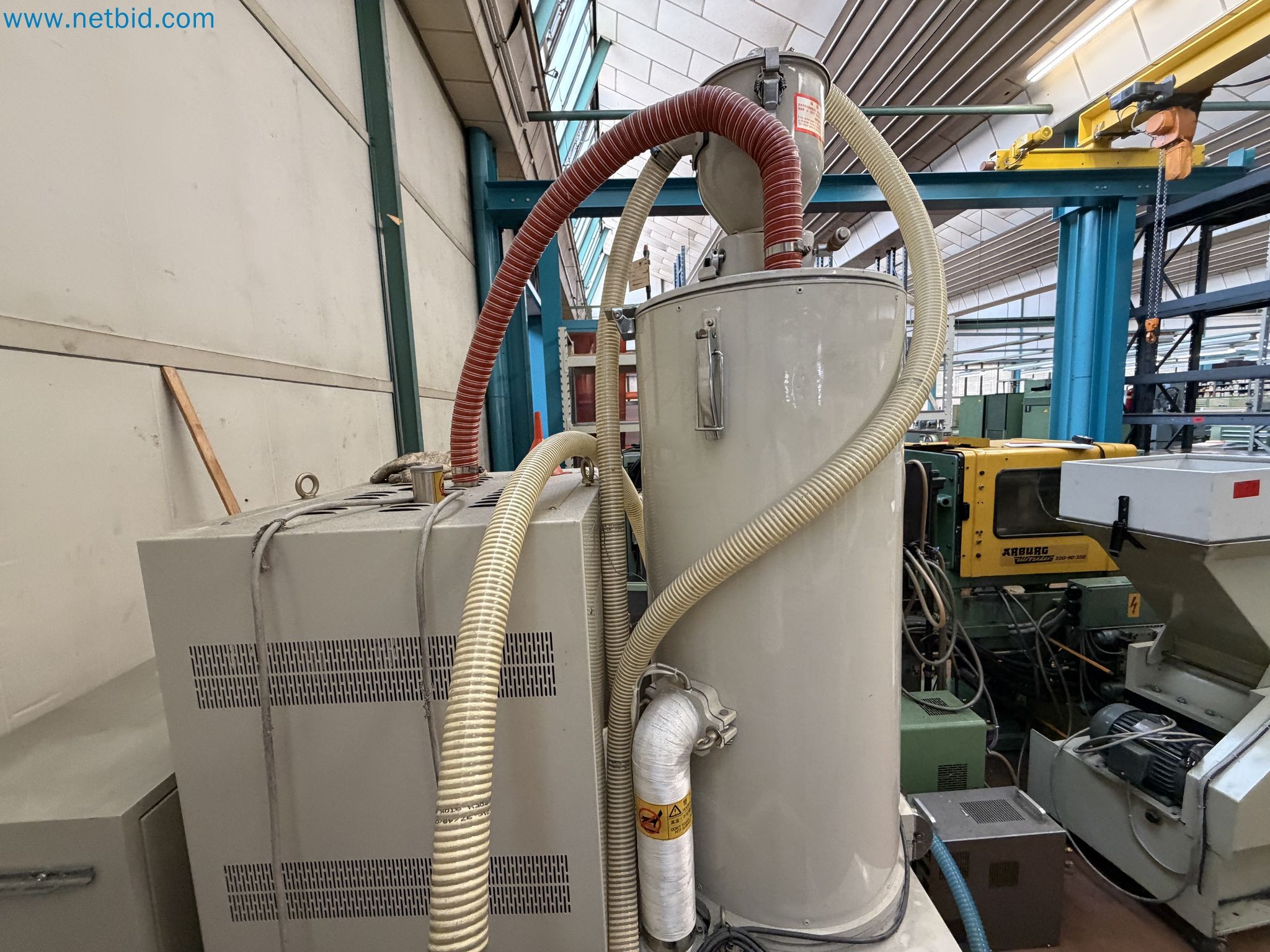Closure of the Amiet Workshop: Swiss quality in bag lock manufacturing
-23