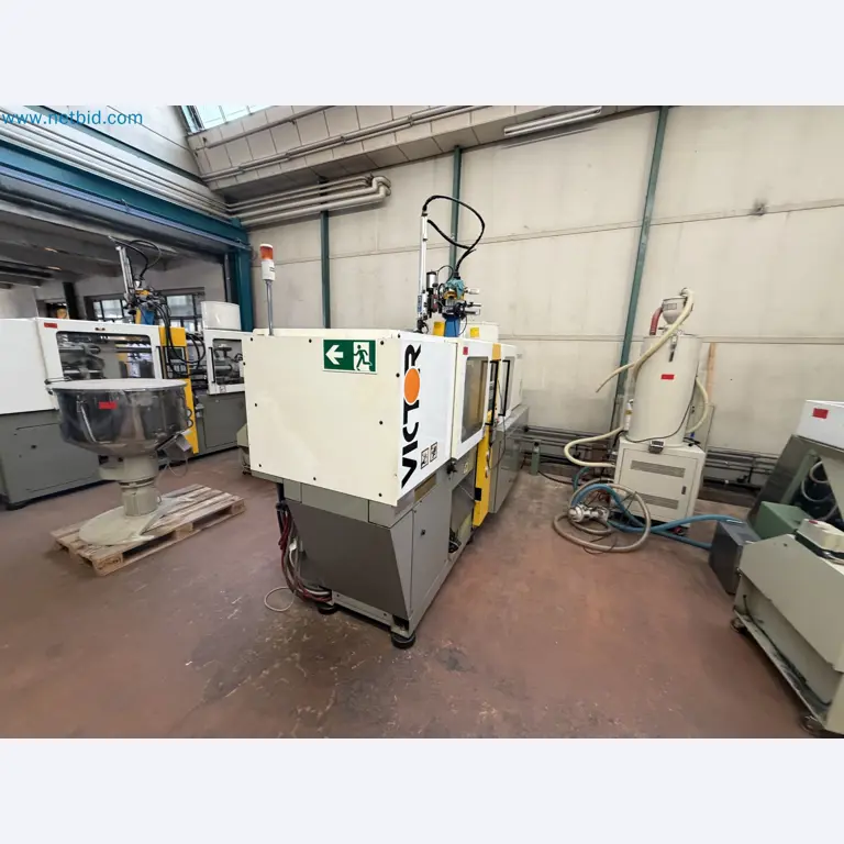Closure of the Amiet Workshop: Swiss quality in bag lock manufacturing
-2