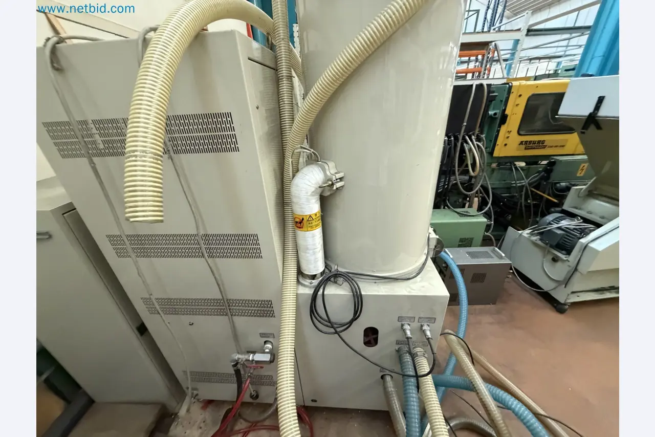Closure of the Amiet Workshop: Swiss quality in bag lock manufacturing
-30