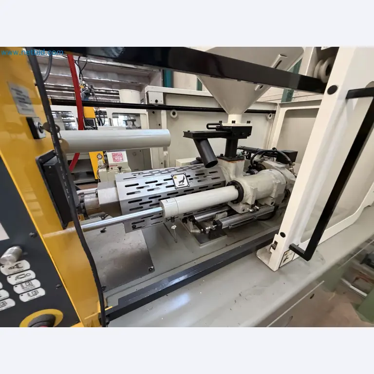 Closure of the Amiet Workshop: Swiss quality in bag lock manufacturing
-9