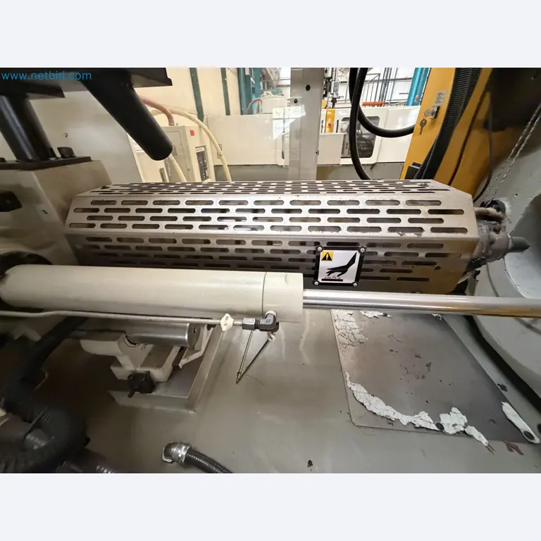 Closure of the Amiet Workshop: Swiss quality in bag lock manufacturing
-11