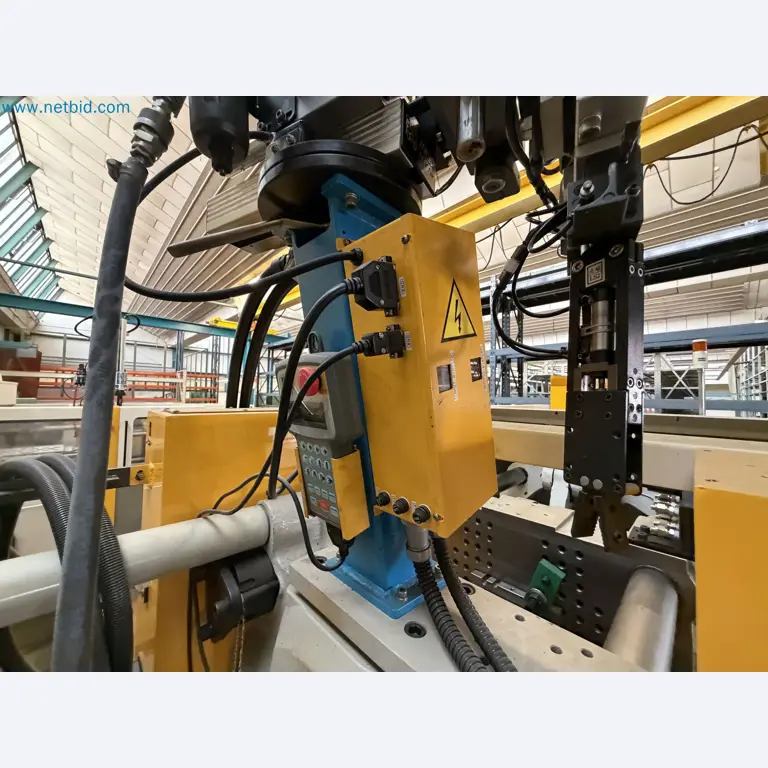 Closure of the Amiet Workshop: Swiss quality in bag lock manufacturing
-13