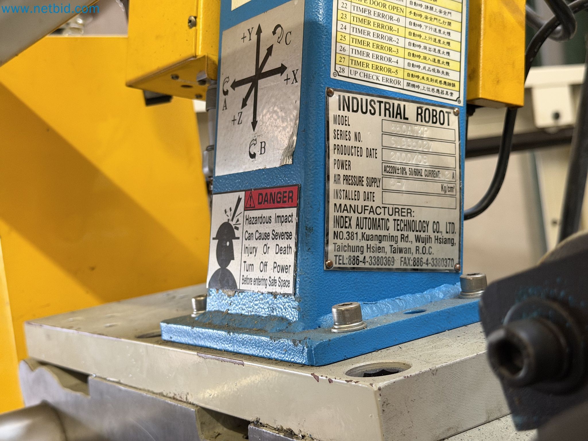 Closure of the Amiet Workshop: Swiss quality in bag lock manufacturing
-14