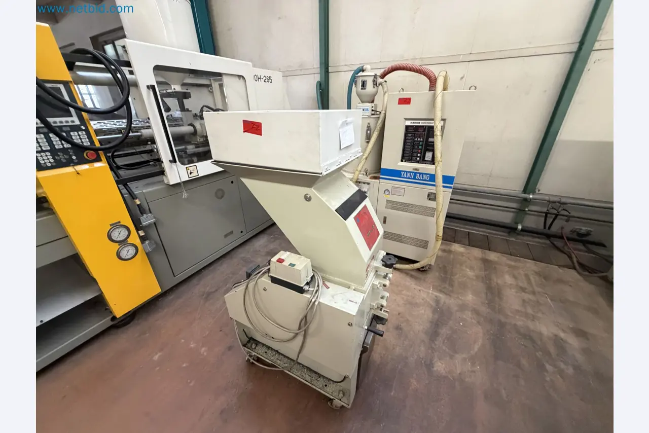 Closure of the Amiet Workshop: Swiss quality in bag lock manufacturing
-23