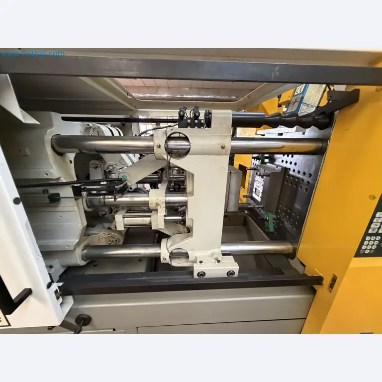 Closure of the Amiet Workshop: Swiss quality in bag lock manufacturing
-2