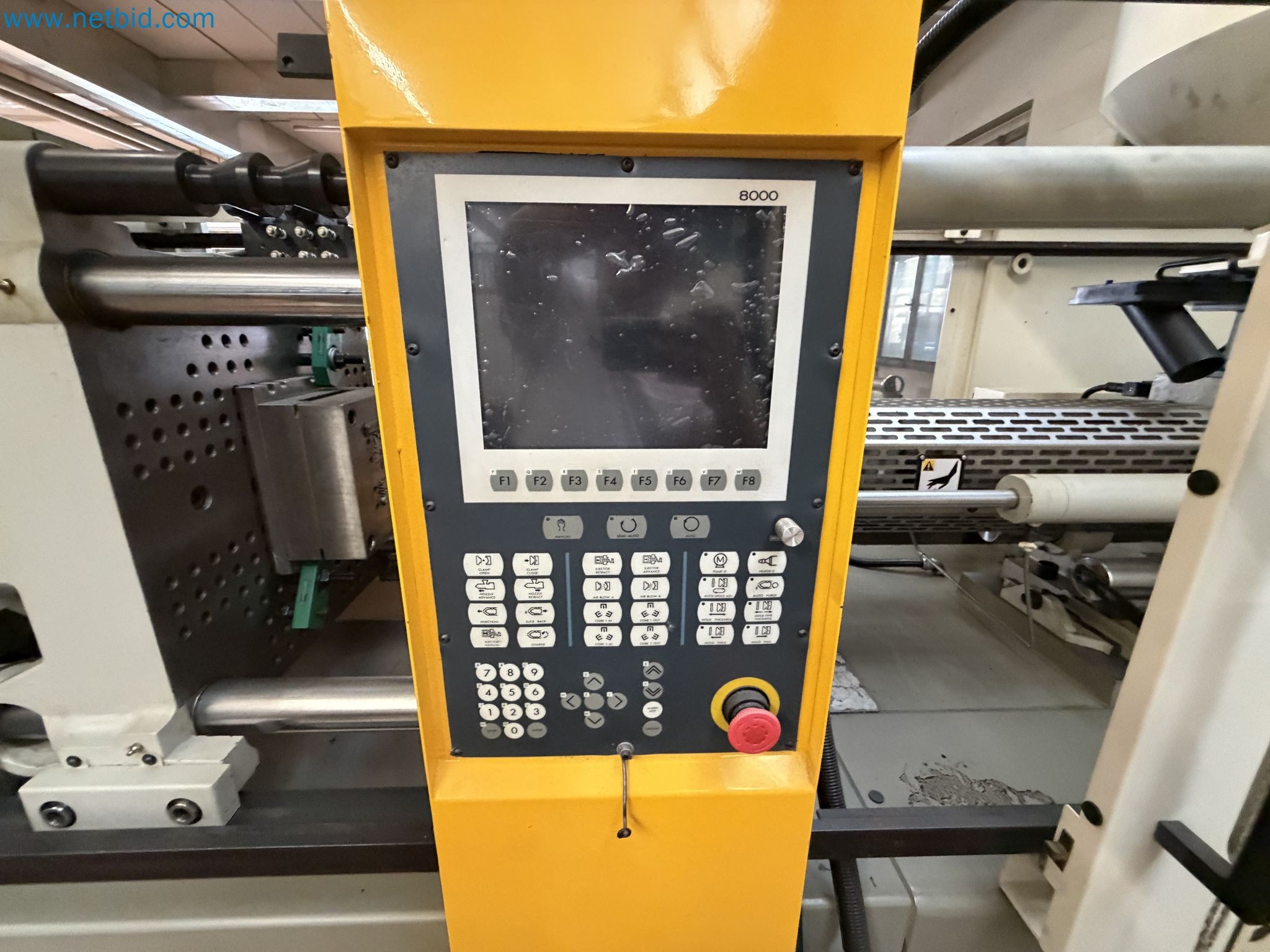 Closure of the Amiet Workshop: Swiss quality in bag lock manufacturing
-3