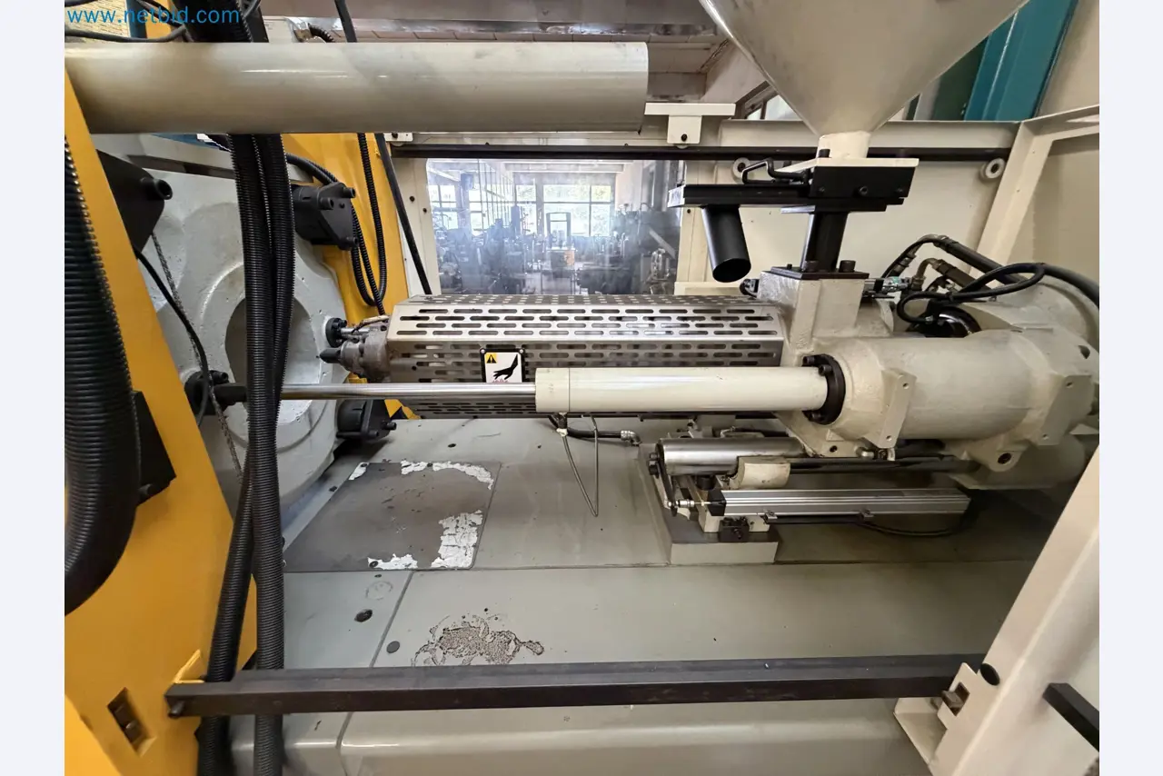Closure of the Amiet Workshop: Swiss quality in bag lock manufacturing
-4