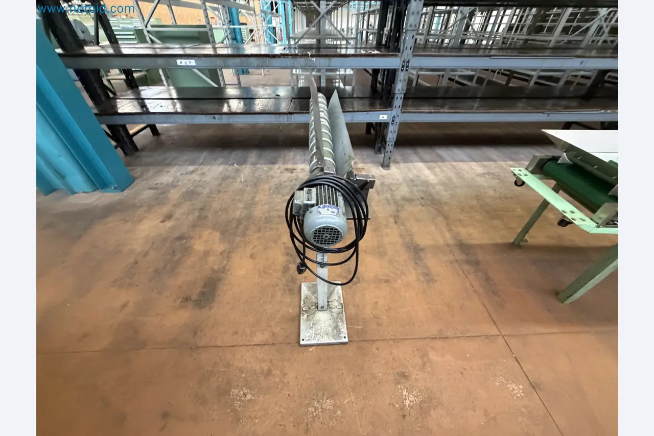 Closure of the Amiet Workshop: Swiss quality in bag lock manufacturing
-11