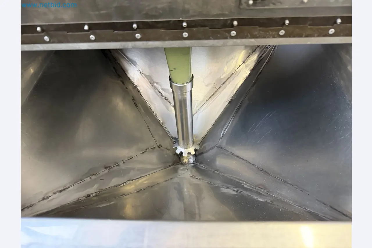 Closure of the Amiet Workshop: Swiss quality in bag lock manufacturing
-15
