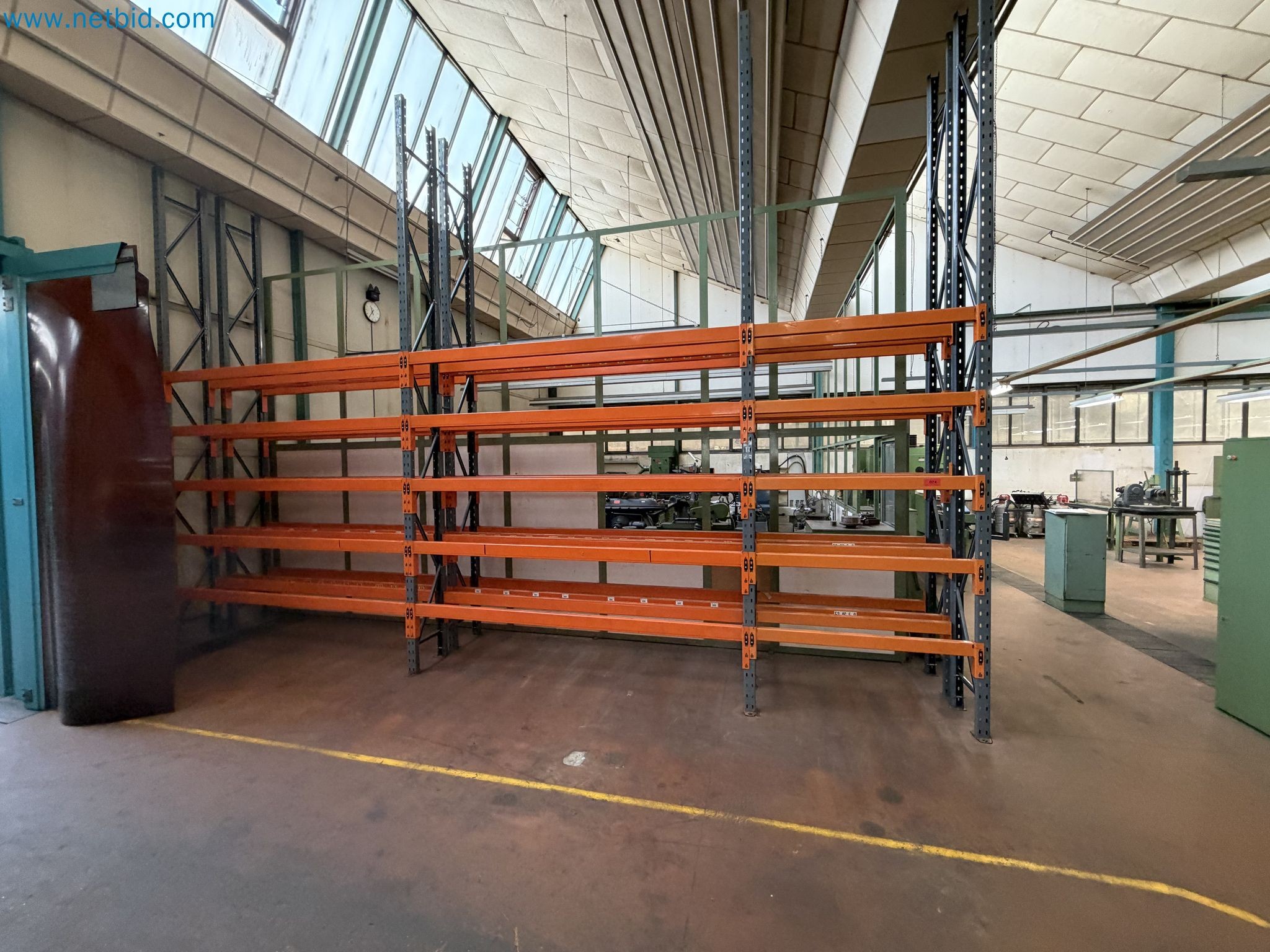 Closure of the Amiet Workshop: Swiss quality in bag lock manufacturing
-2