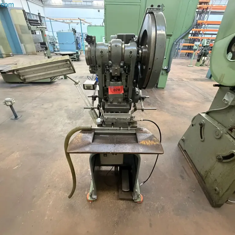 ekscentrična stiskalnica Beutler D6 H 260