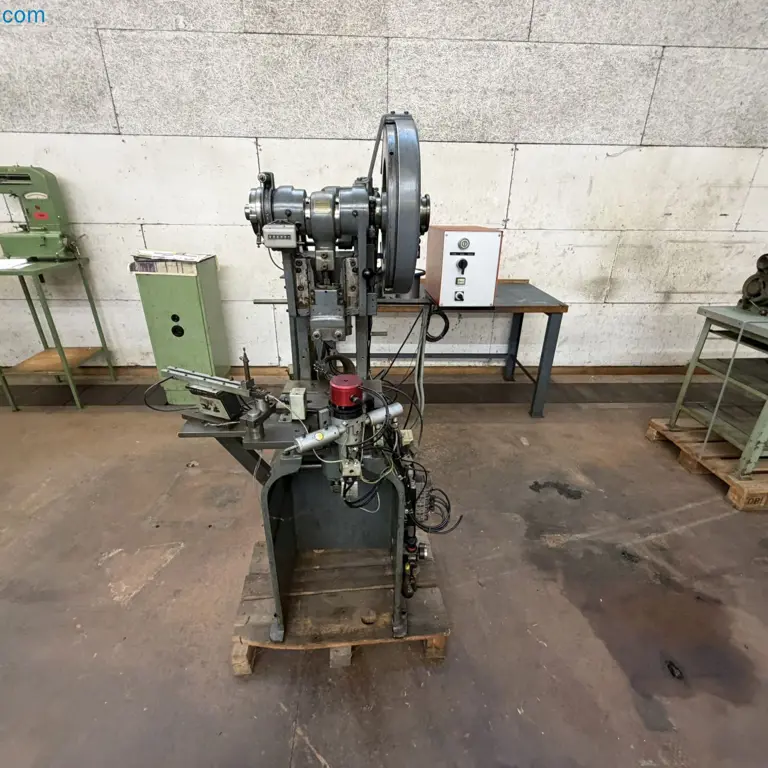 ekscentrična stiskalnica Beutler D6 H 260