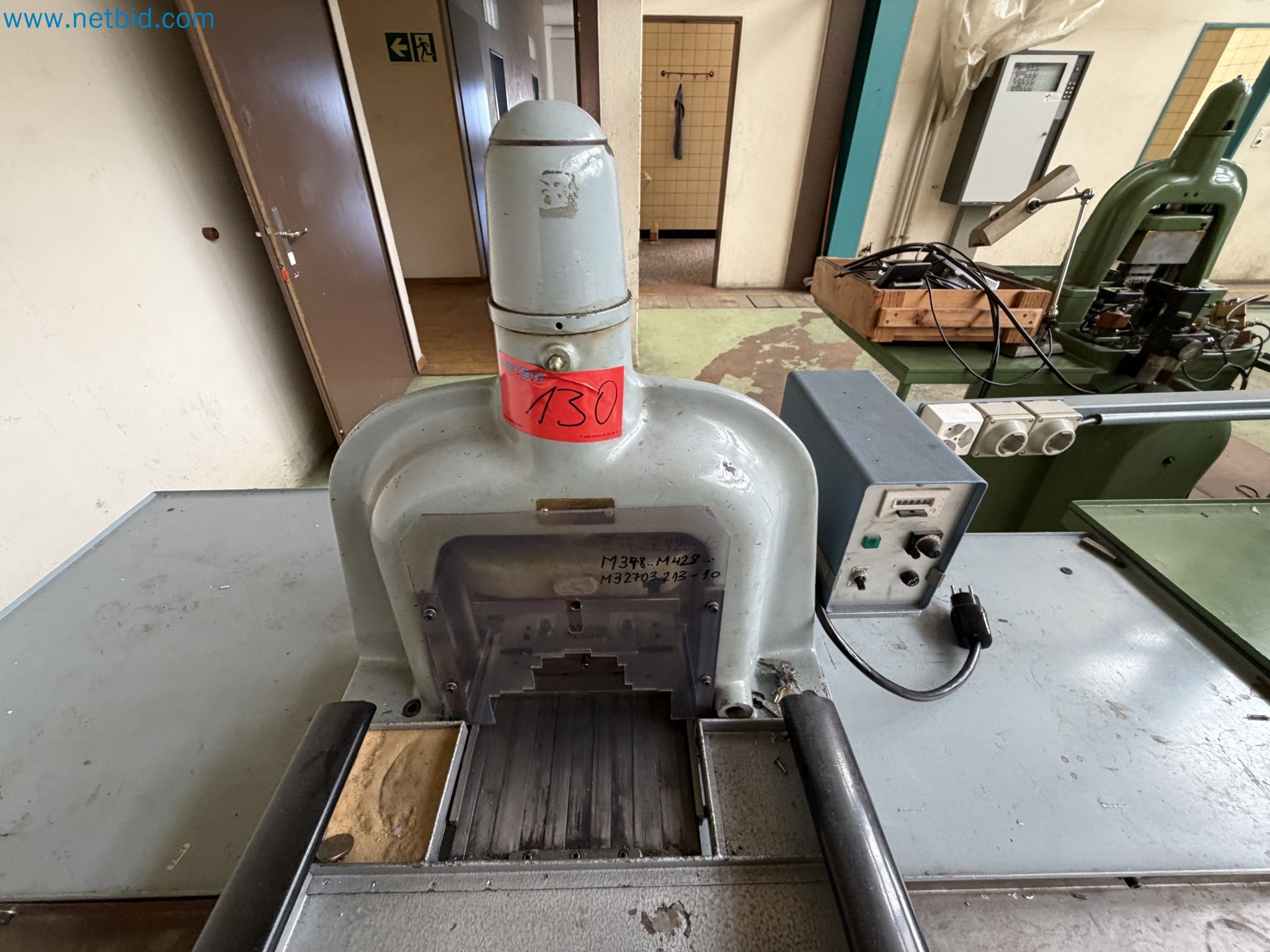 Closure of the Amiet Workshop: Swiss quality in bag lock manufacturing
-19