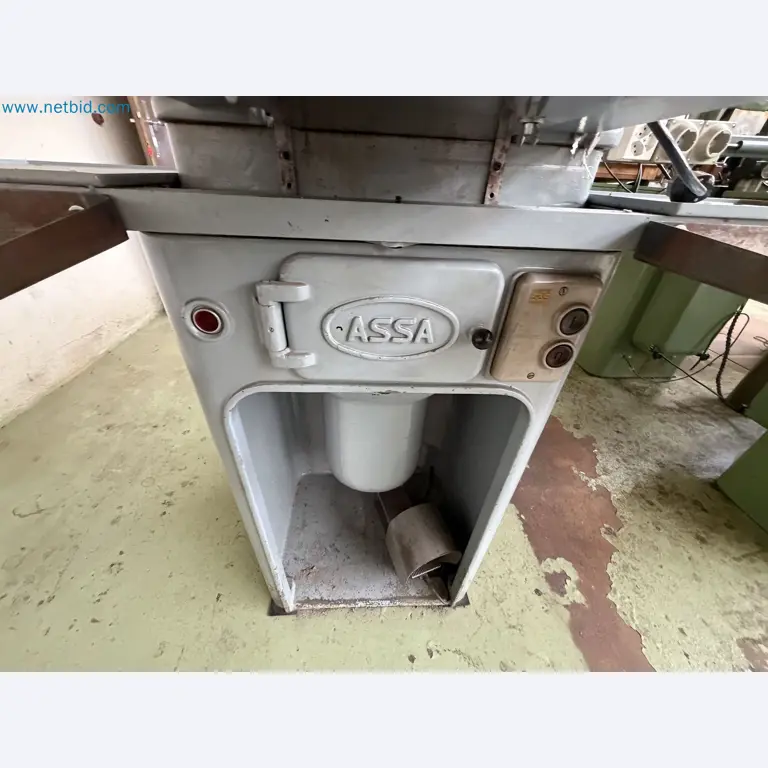 Closure of the Amiet Workshop: Swiss quality in bag lock manufacturing
-21