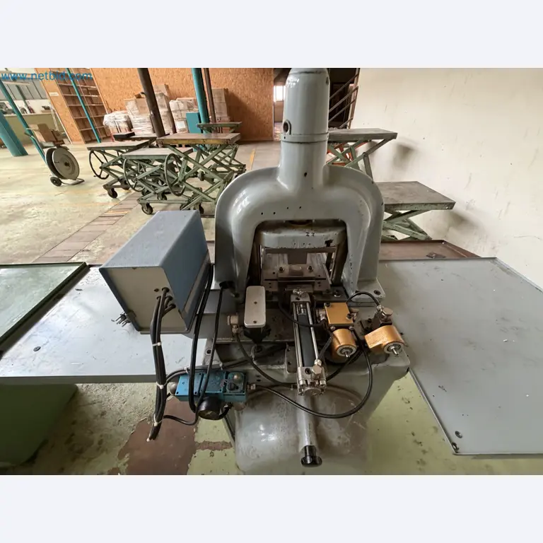 Closure of the Amiet Workshop: Swiss quality in bag lock manufacturing
-25