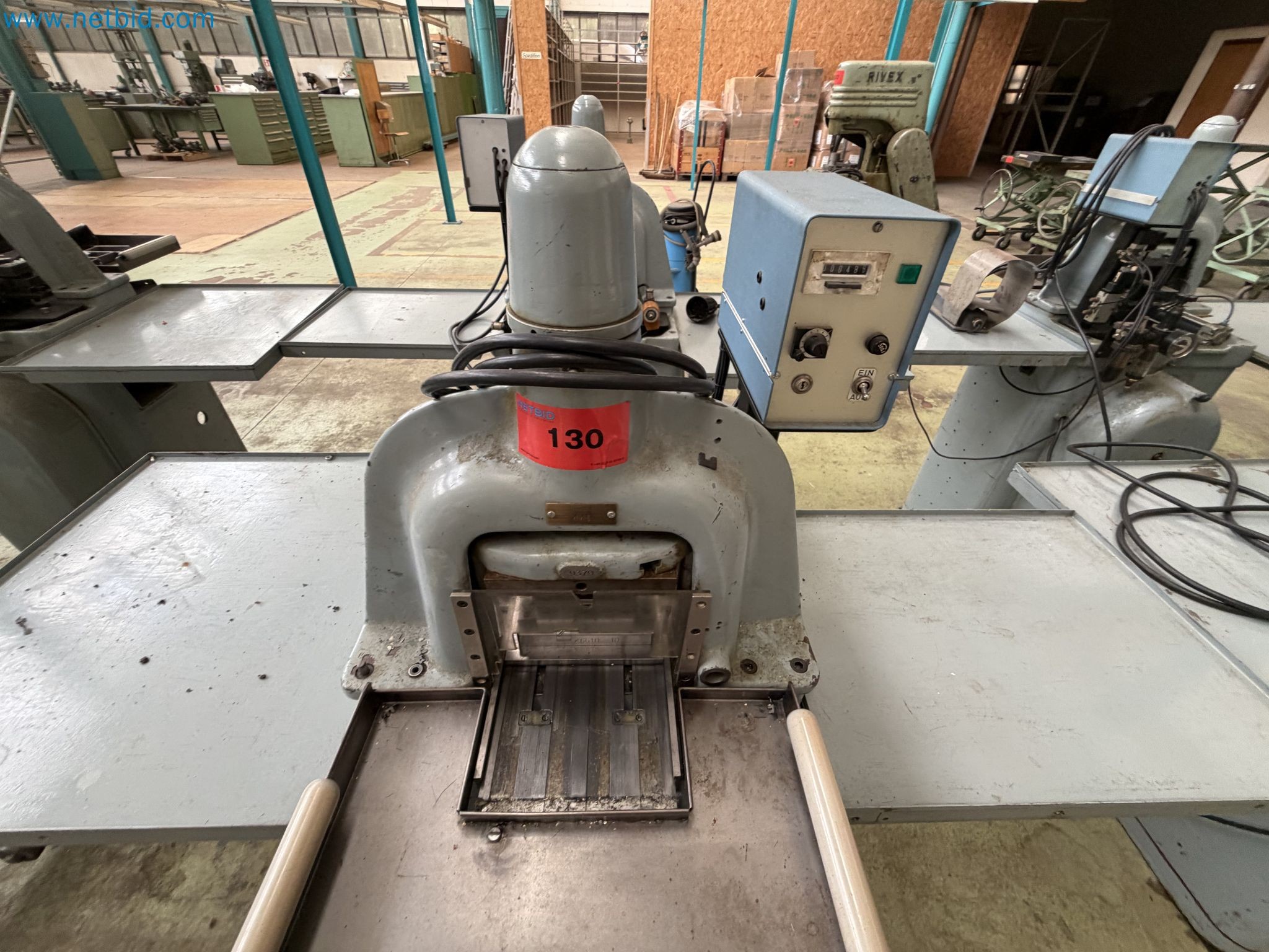 Closure of the Amiet Workshop: Swiss quality in bag lock manufacturing
-2