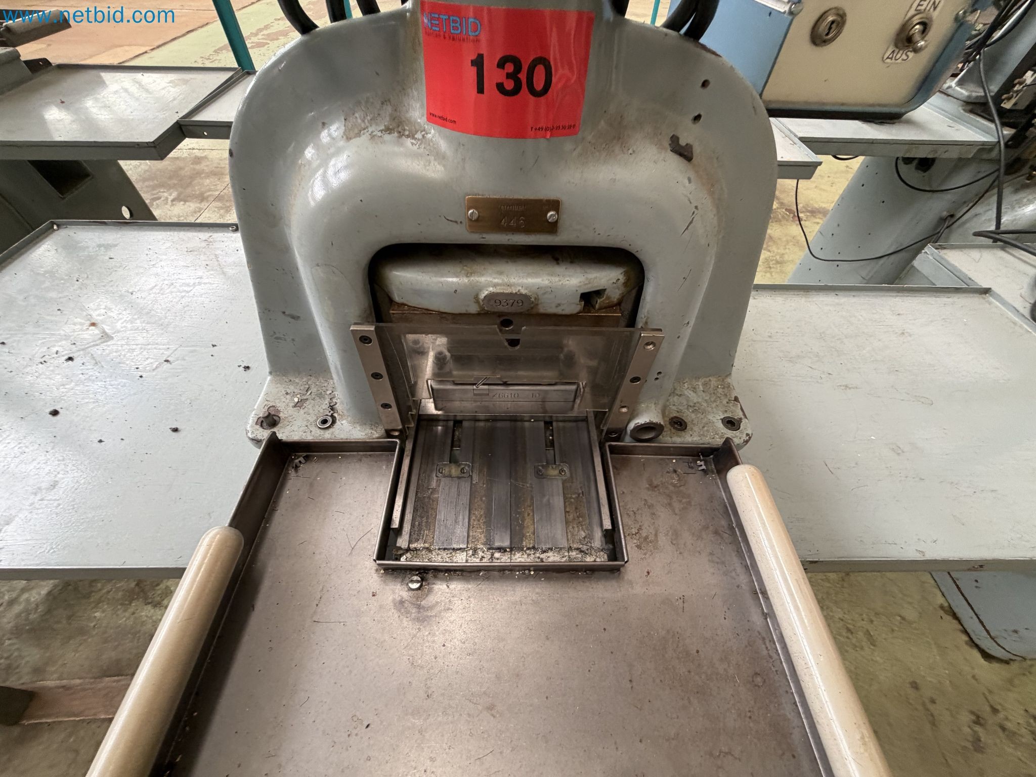 Closure of the Amiet Workshop: Swiss quality in bag lock manufacturing
-3