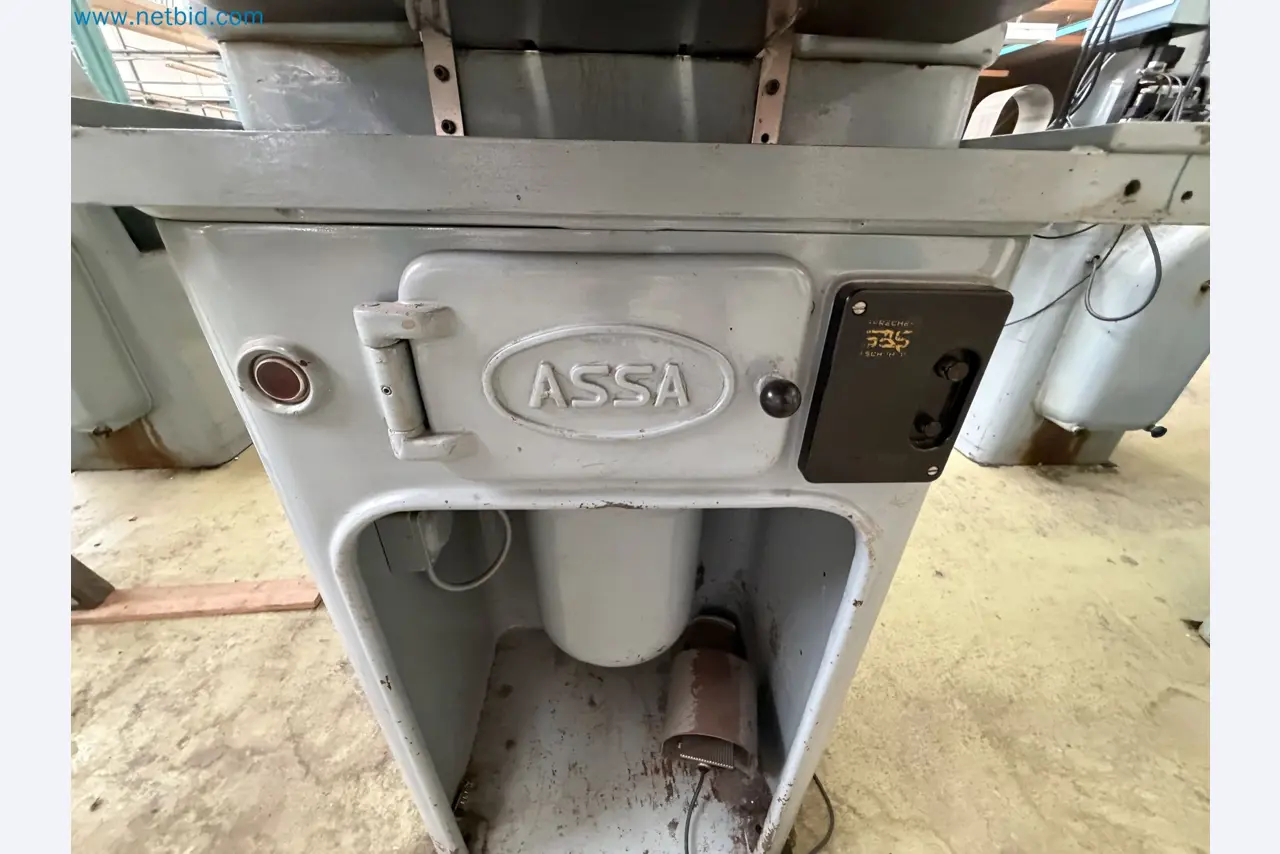 Closure of the Amiet Workshop: Swiss quality in bag lock manufacturing
-4