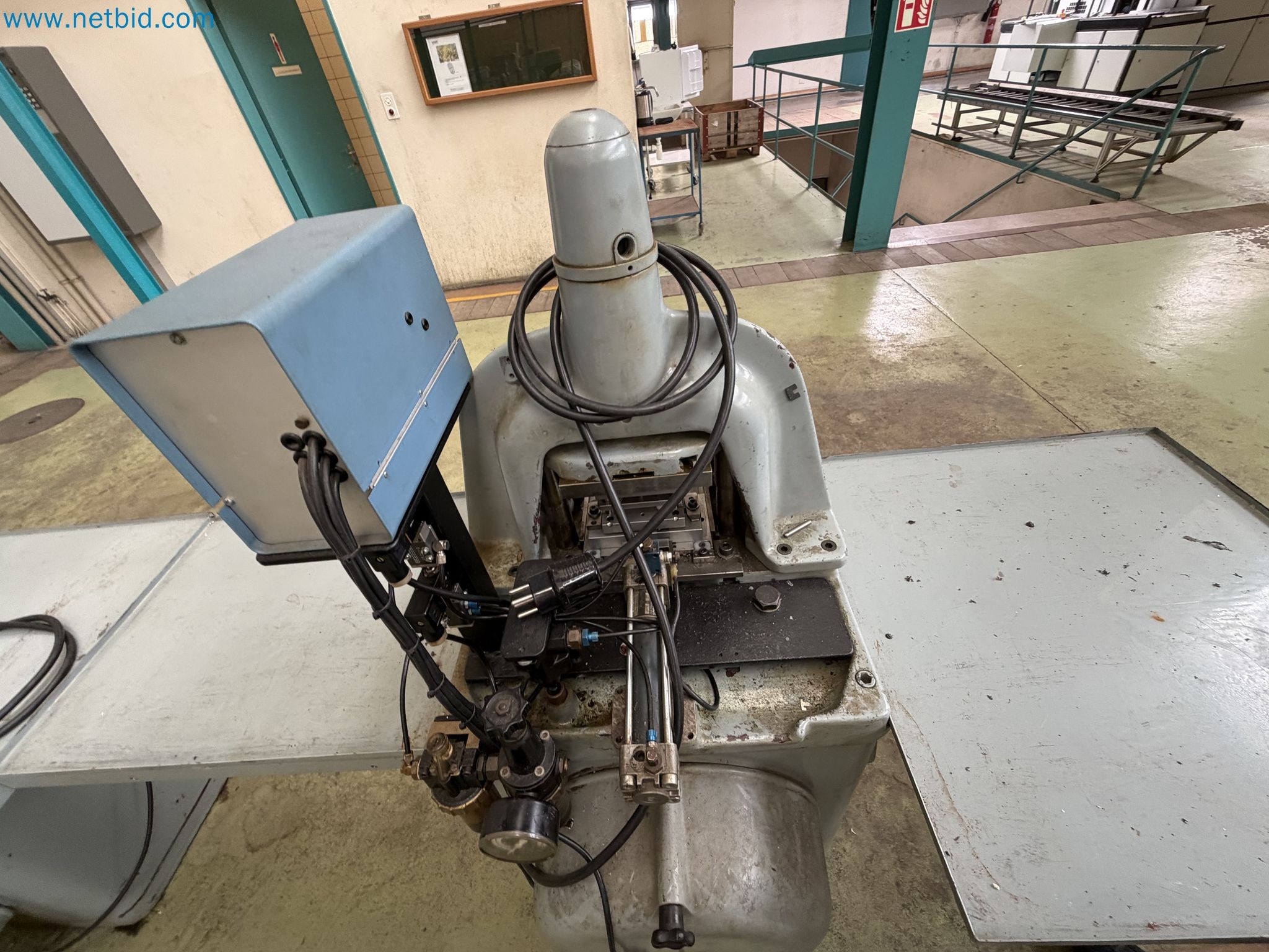 Closure of the Amiet Workshop: Swiss quality in bag lock manufacturing
-7