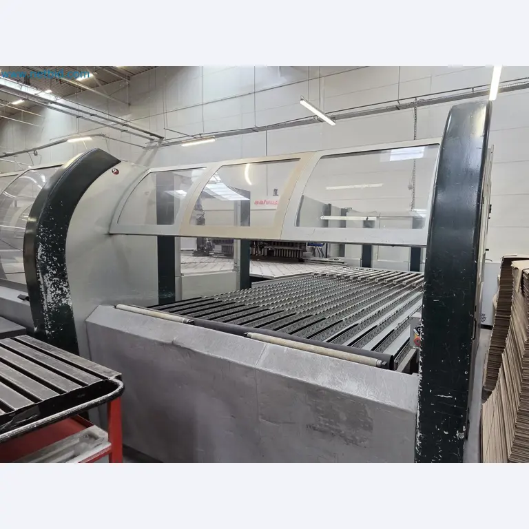 Automatic panel bending machine
-10