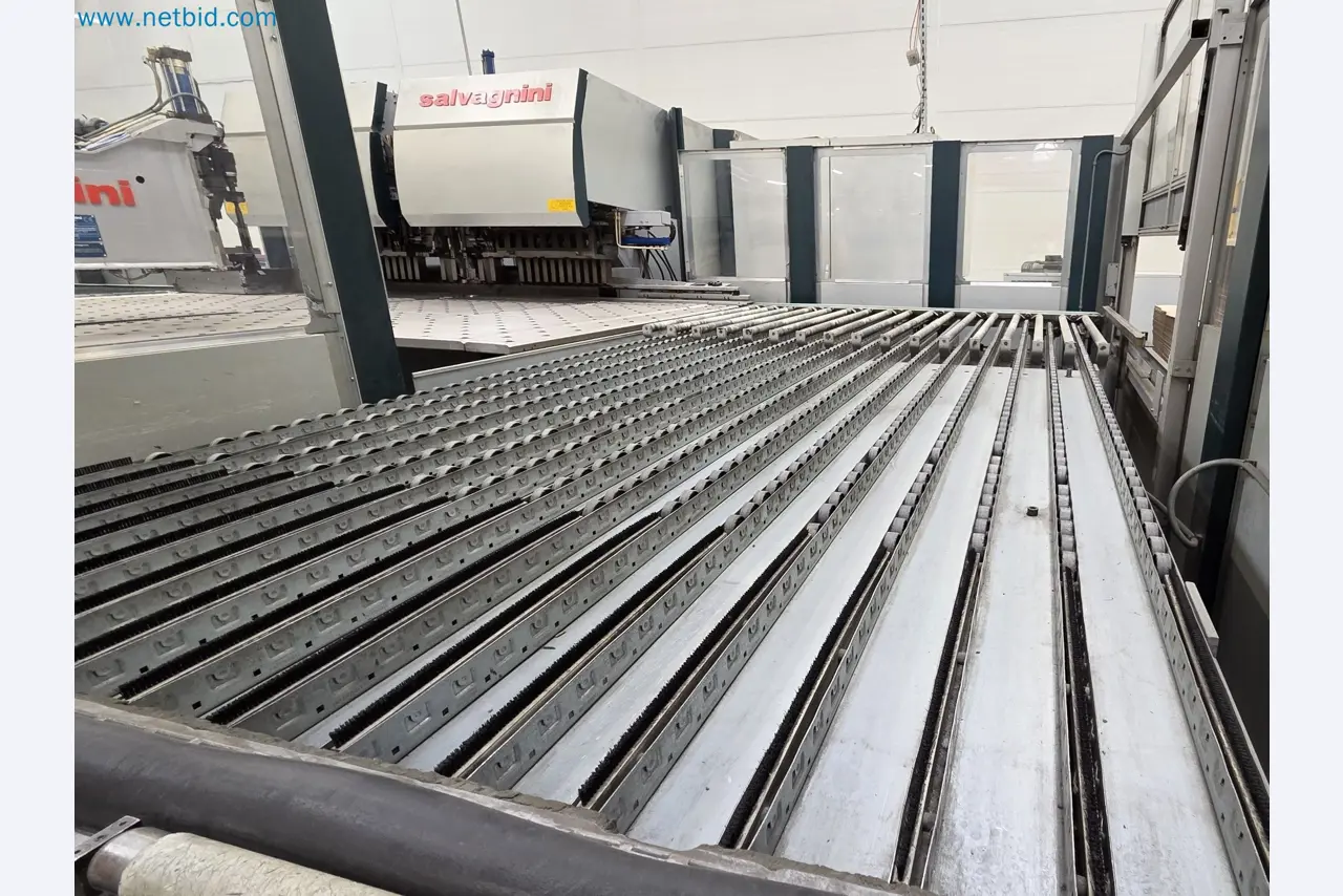 Automatic panel bending machine
-12