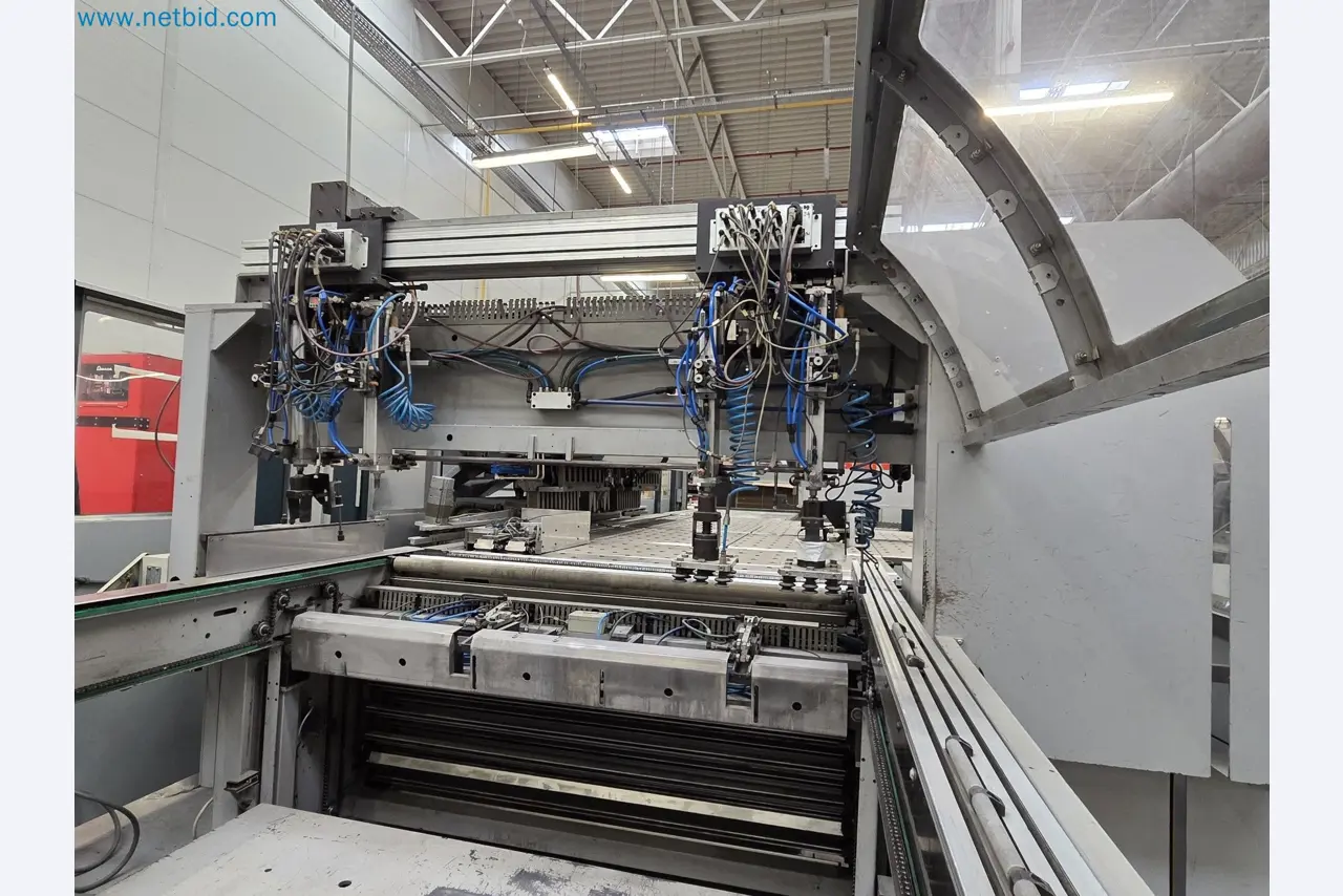 Automatic panel bending machine
-18