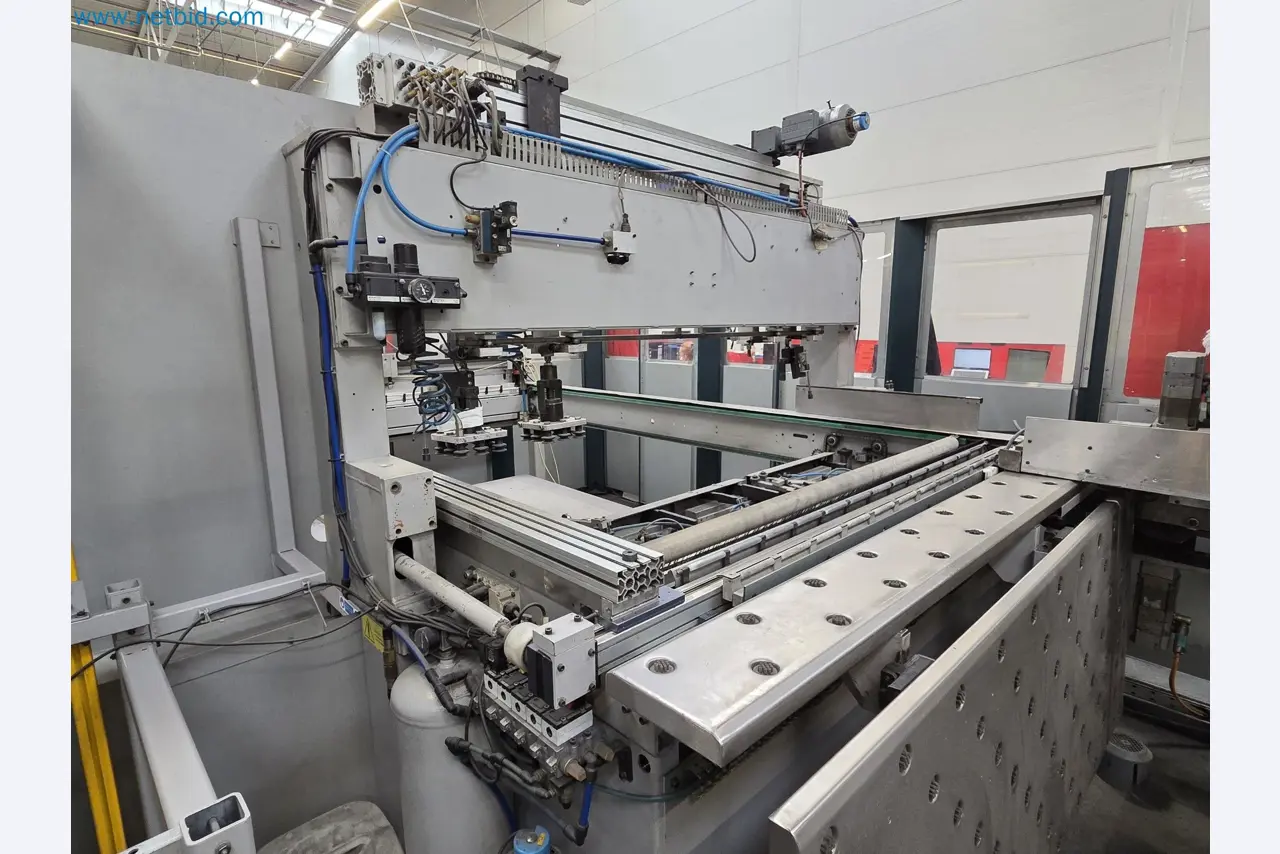 Automatic panel bending machine
-19