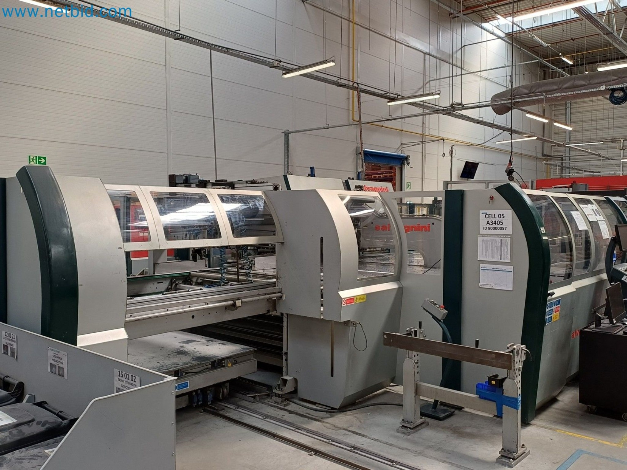 Automatic panel bending machine 
-1