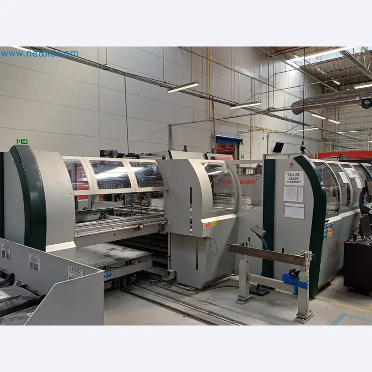 Automatic panel bending machine
-1
