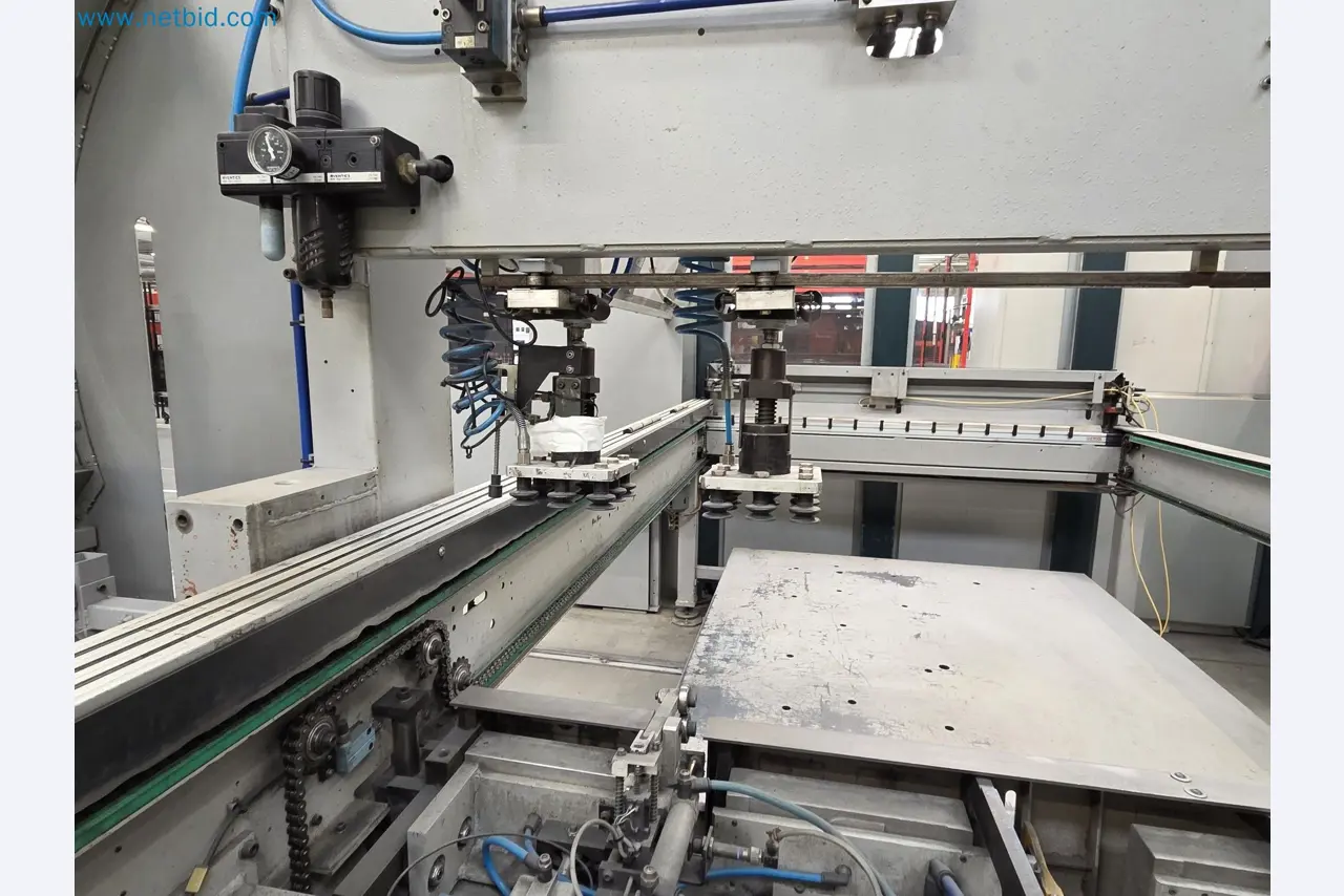 Automatic panel bending machine
-21