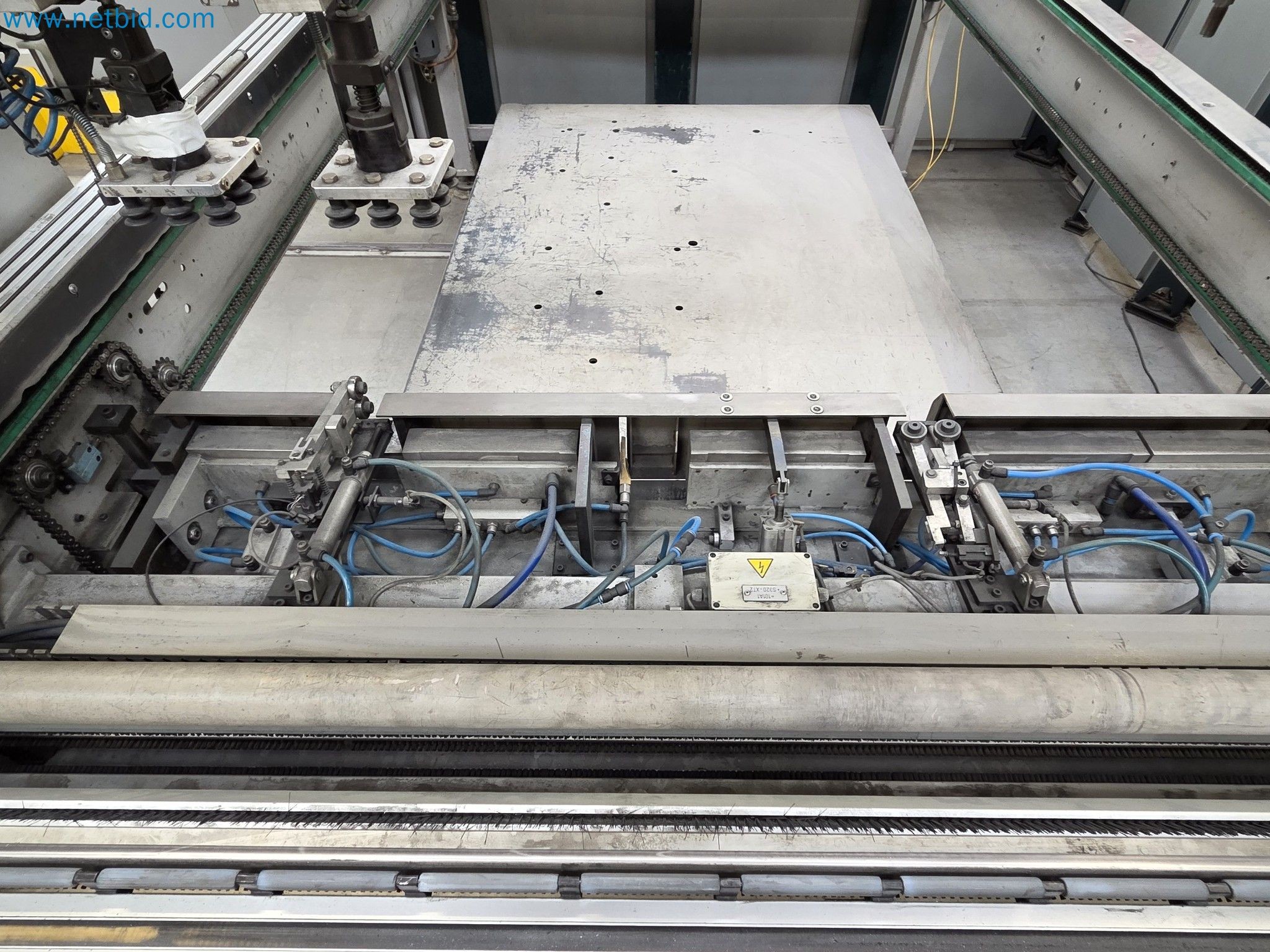 Automatic panel bending machine 
-22