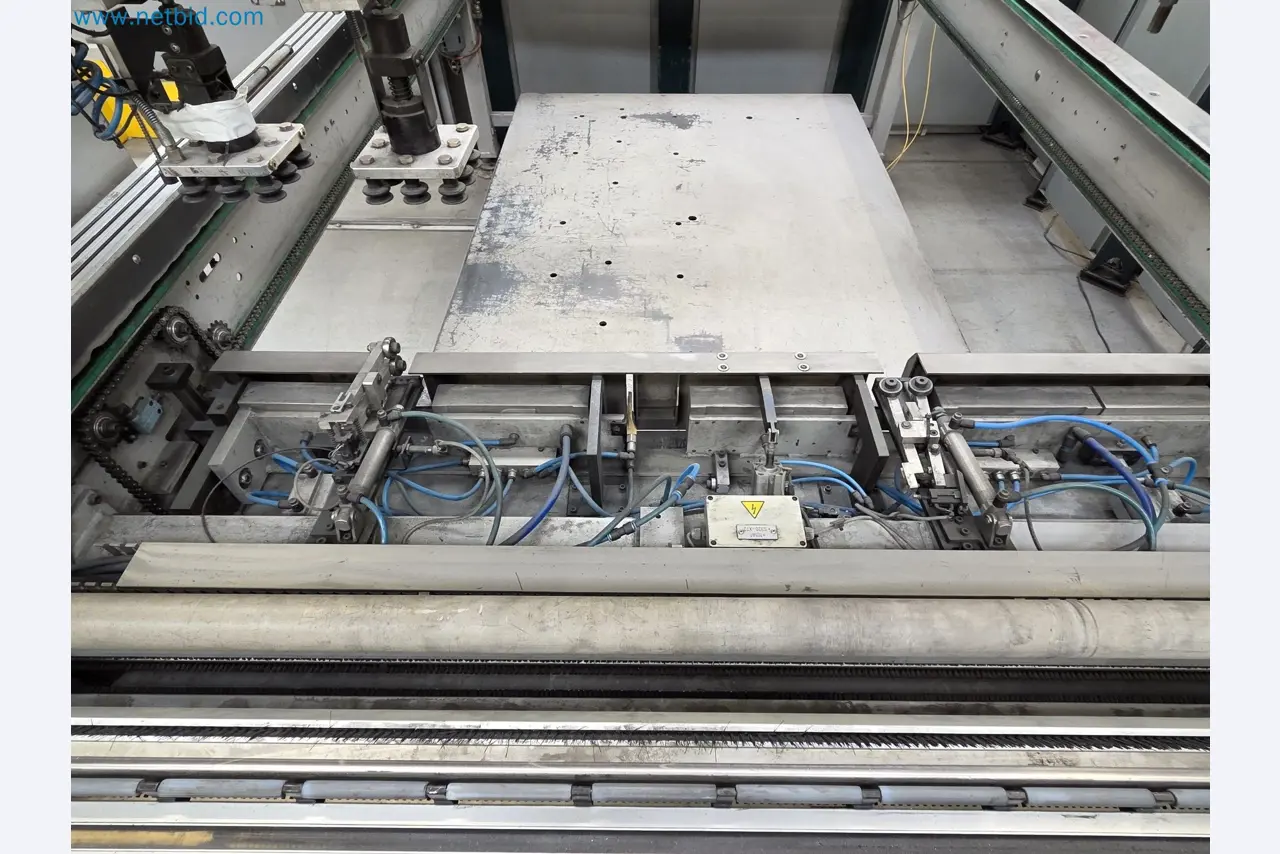 Automatic panel bending machine
-22