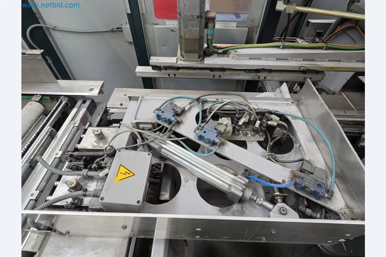 Automatic panel bending machine
-23