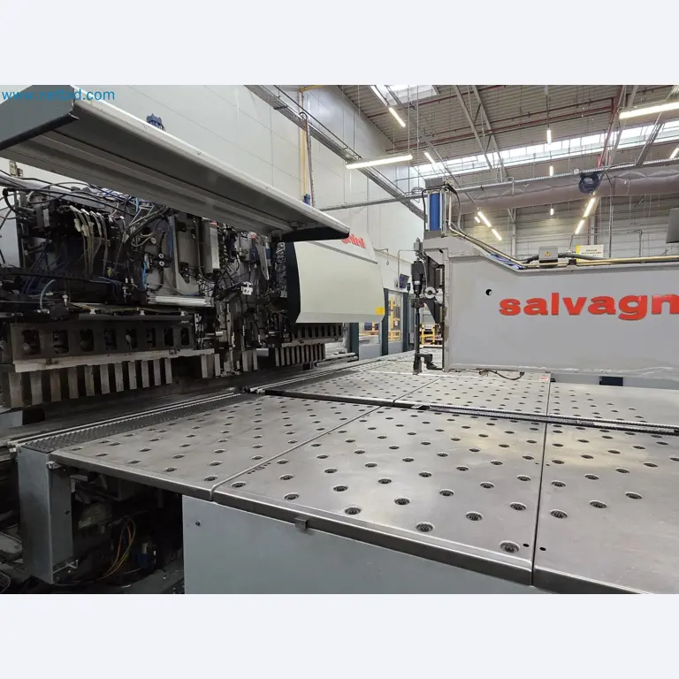 Automatic panel bending machine
-24