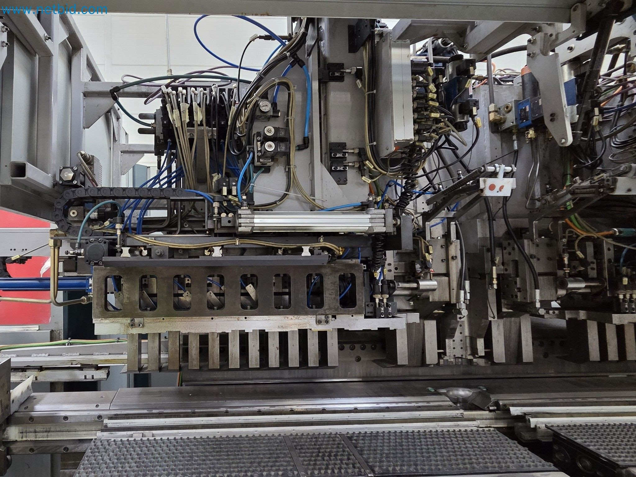 Automatic panel bending machine 
-25