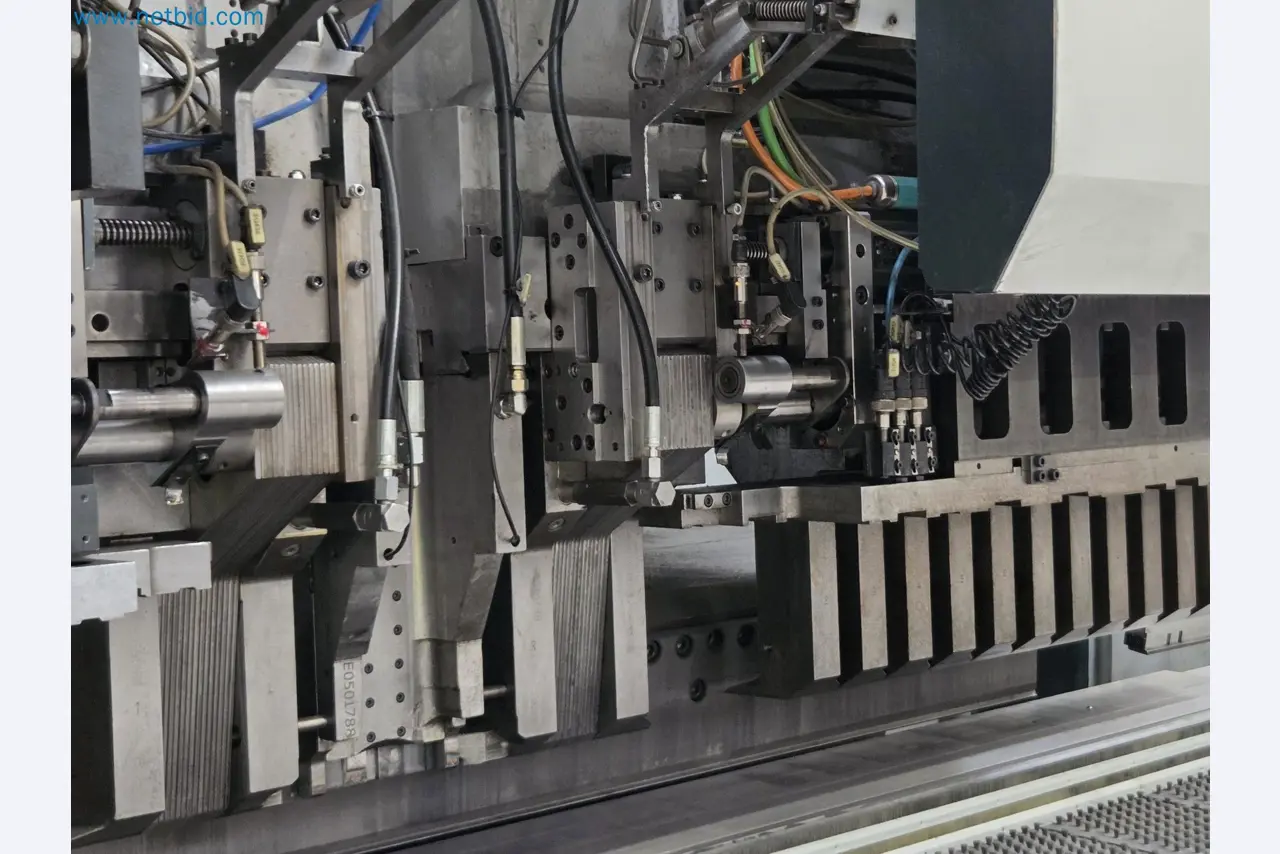 Automatic panel bending machine
-27
