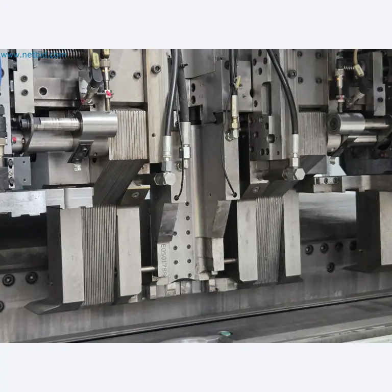 Automatic panel bending machine
-32