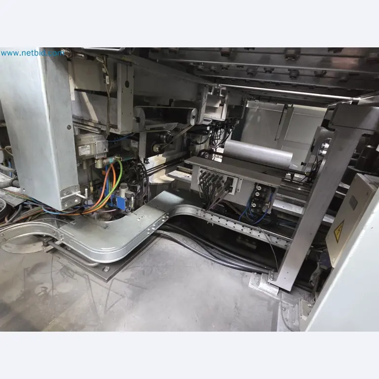 Automatic panel bending machine
-34