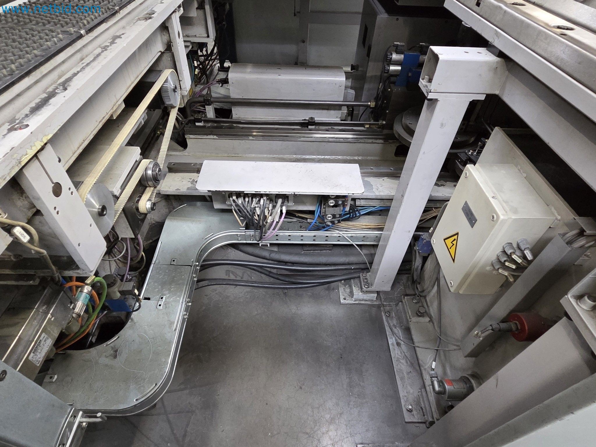 Automatic panel bending machine 
-36